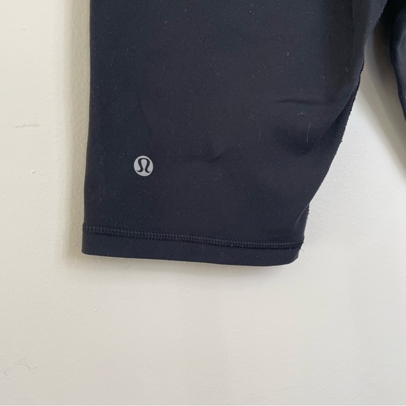 Lululemon Groove Shorts Extra Long Tall Cut Biker Style Black with Blue Waist - Picture 4 of 4